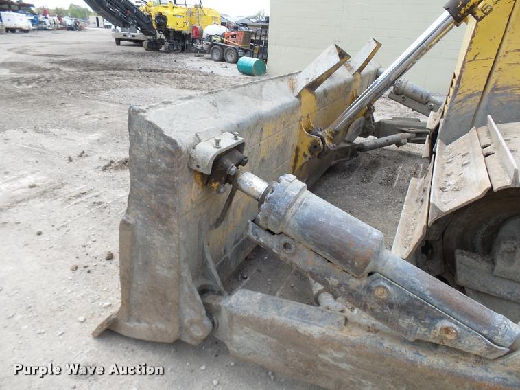 image for item K1903 1999 Komatsu D65PX-12 dozer