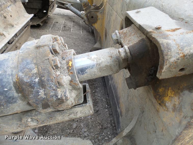 image for item K1903 1999 Komatsu D65PX-12 dozer