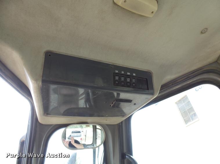 image for item K1903 1999 Komatsu D65PX-12 dozer