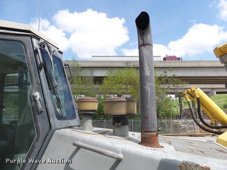 image for item K1903 1999 Komatsu D65PX-12 dozer