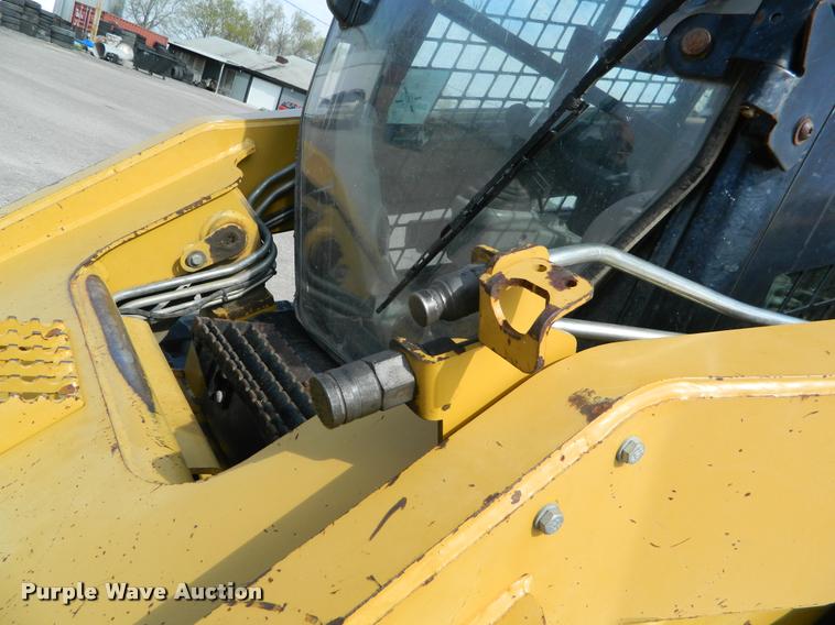 image for item K2575 2009 Caterpillar 279C skid steer