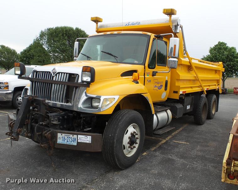image for item K3278 2006 International 7400 dump truck