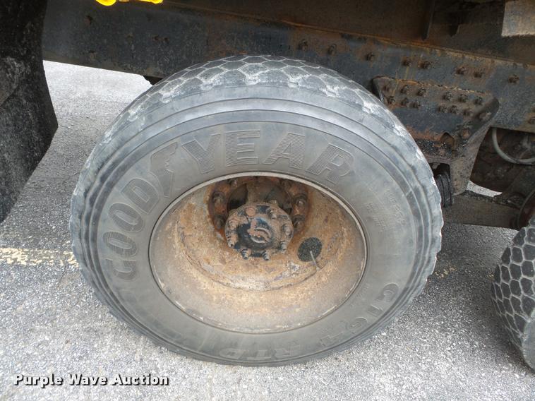 image for item K3278 2006 International 7400 dump truck