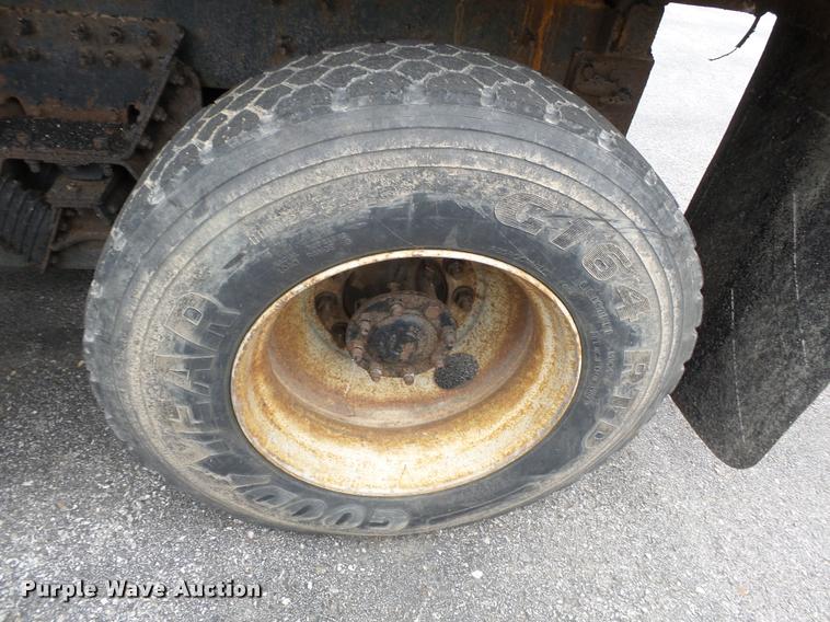 image for item K3278 2006 International 7400 dump truck