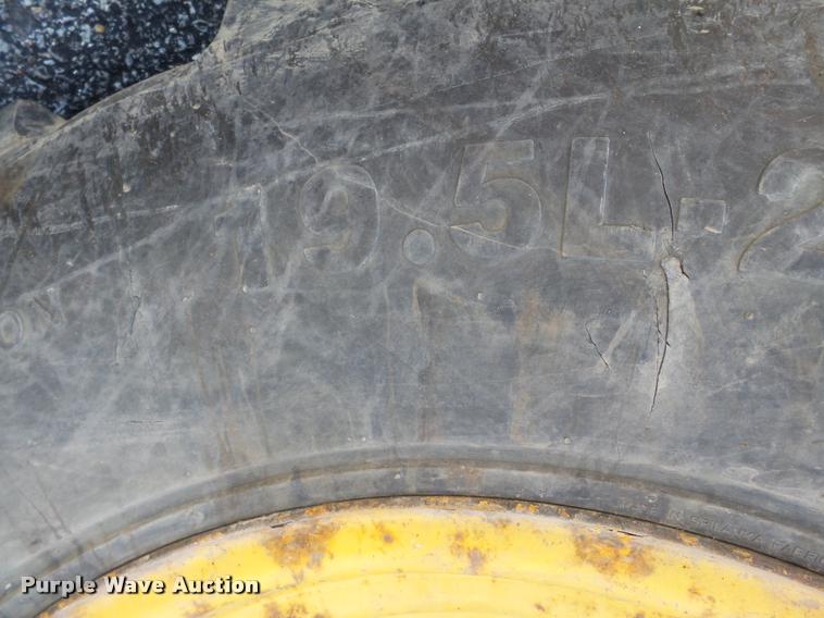 image for item K3279 2002 John Deere 310SG backhoe