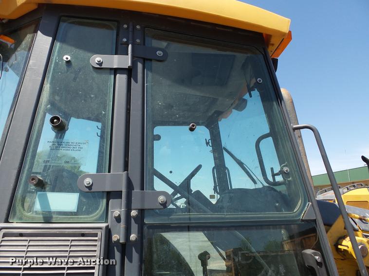 image for item K3279 2002 John Deere 310SG backhoe