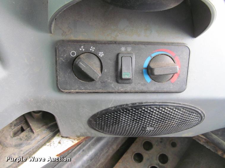 image for item K4759 2012 Bobcat S850 skid steer