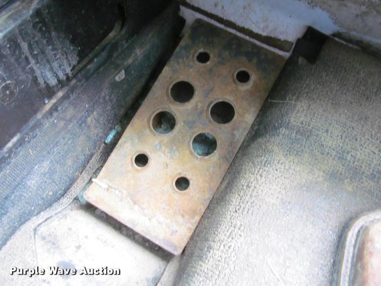 image for item K4768 2012 Bobcat S750 skid steer