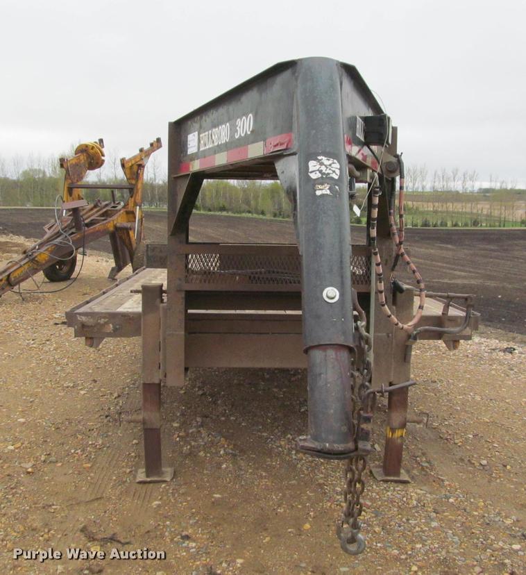 image for item K4775 1999 Hillsboro 326-TD-BT equipment trailer