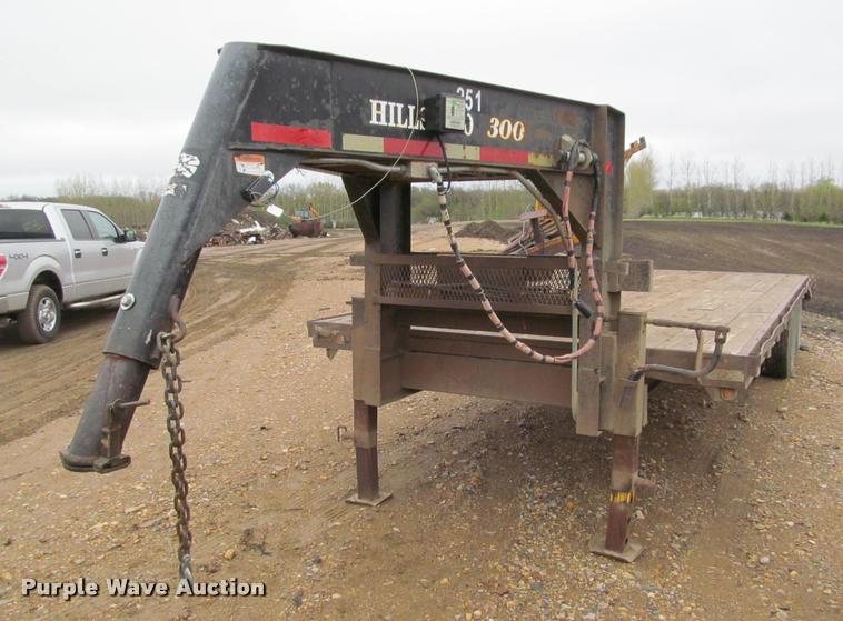image for item K4775 1999 Hillsboro 326-TD-BT equipment trailer
