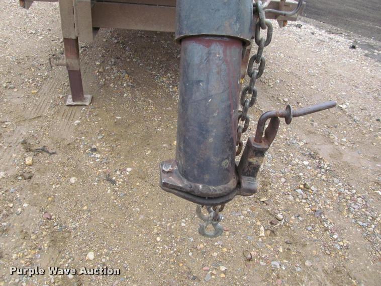 image for item K4775 1999 Hillsboro 326-TD-BT equipment trailer