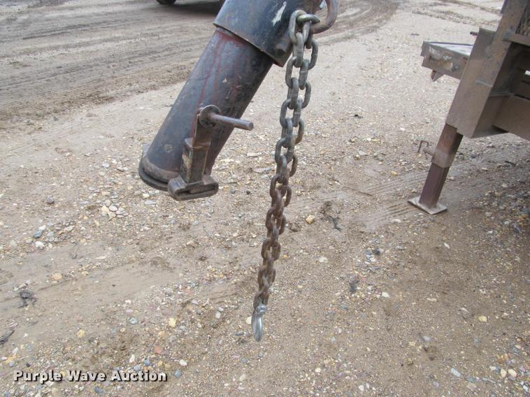 image for item K4775 1999 Hillsboro 326-TD-BT equipment trailer