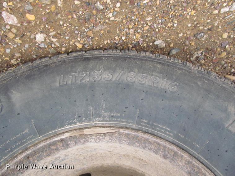 image for item K4775 1999 Hillsboro 326-TD-BT equipment trailer