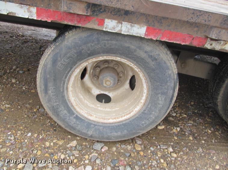 image for item K4775 1999 Hillsboro 326-TD-BT equipment trailer