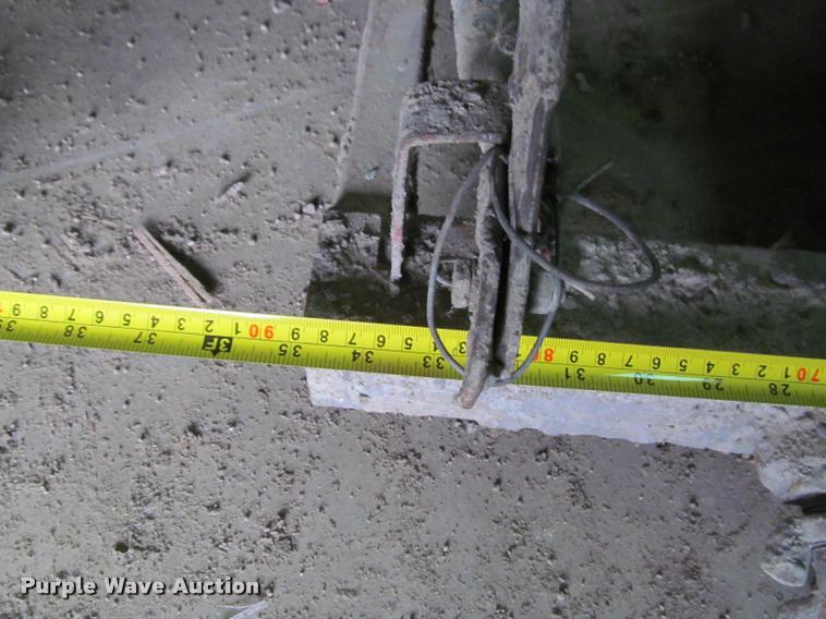 image for item K4780 (2) vibratory screeds