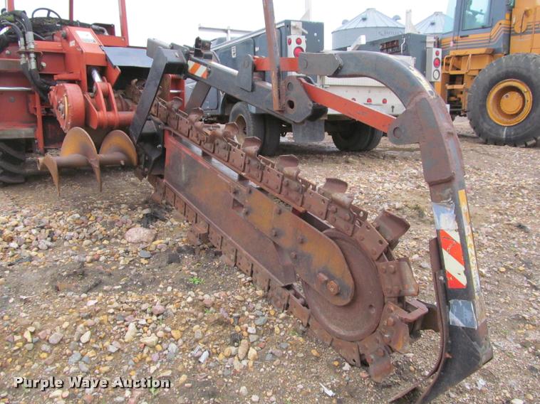 image for item K4783 2001 Ditch Witch 8020T trencher