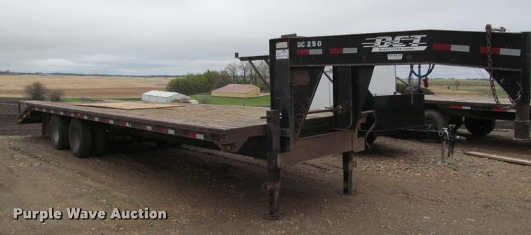 image for item K4784 2003 Dressen 830GBT-20 equipment trailer