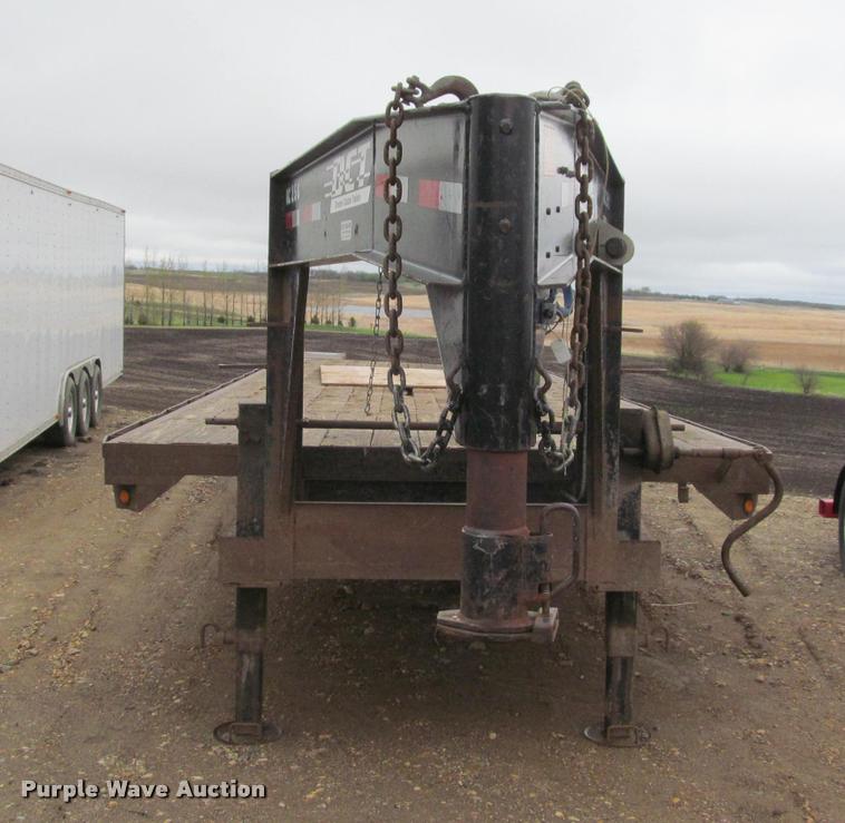 image for item K4784 2003 Dressen 830GBT-20 equipment trailer