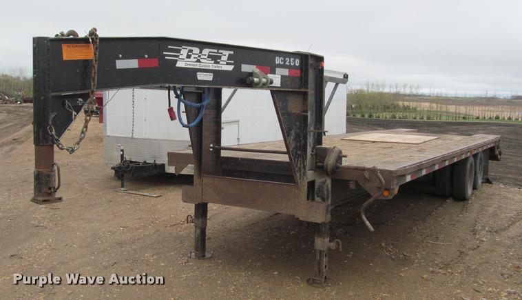image for item K4784 2003 Dressen 830GBT-20 equipment trailer