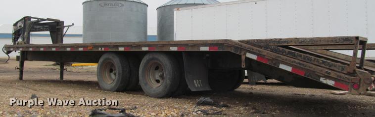 image for item K4784 2003 Dressen 830GBT-20 equipment trailer