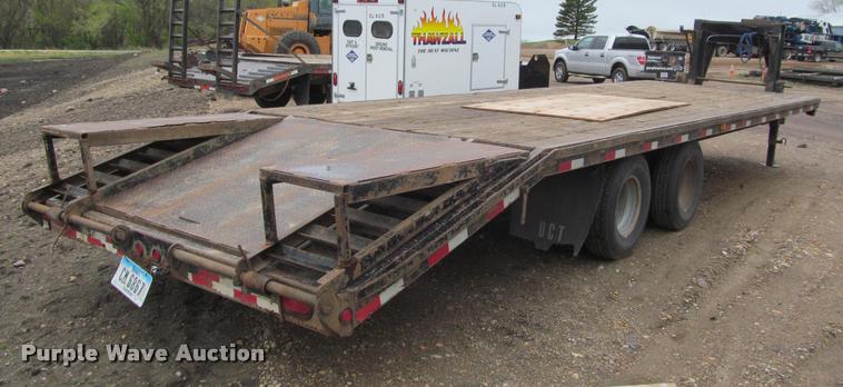 image for item K4784 2003 Dressen 830GBT-20 equipment trailer
