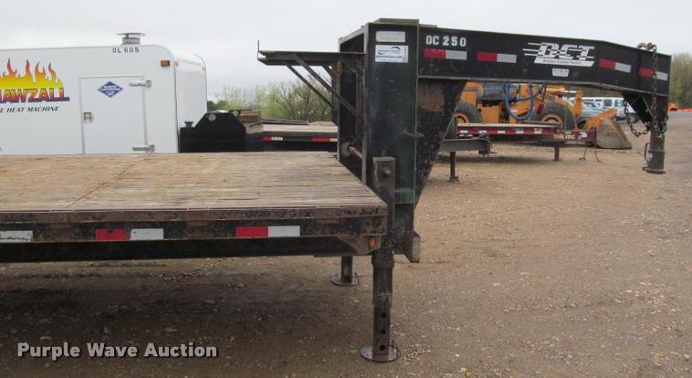 image for item K4784 2003 Dressen 830GBT-20 equipment trailer