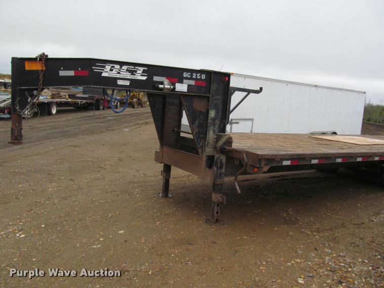 image for item K4784 2003 Dressen 830GBT-20 equipment trailer