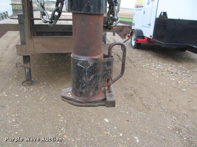 image for item K4784 2003 Dressen 830GBT-20 equipment trailer