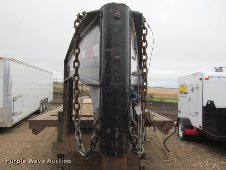 image for item K4784 2003 Dressen 830GBT-20 equipment trailer