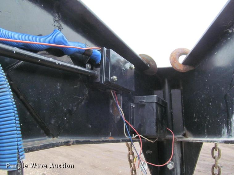 image for item K4784 2003 Dressen 830GBT-20 equipment trailer