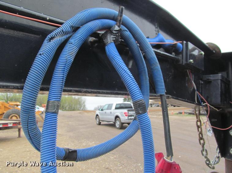 image for item K4784 2003 Dressen 830GBT-20 equipment trailer