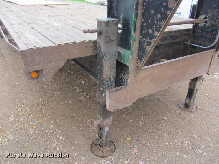 image for item K4784 2003 Dressen 830GBT-20 equipment trailer
