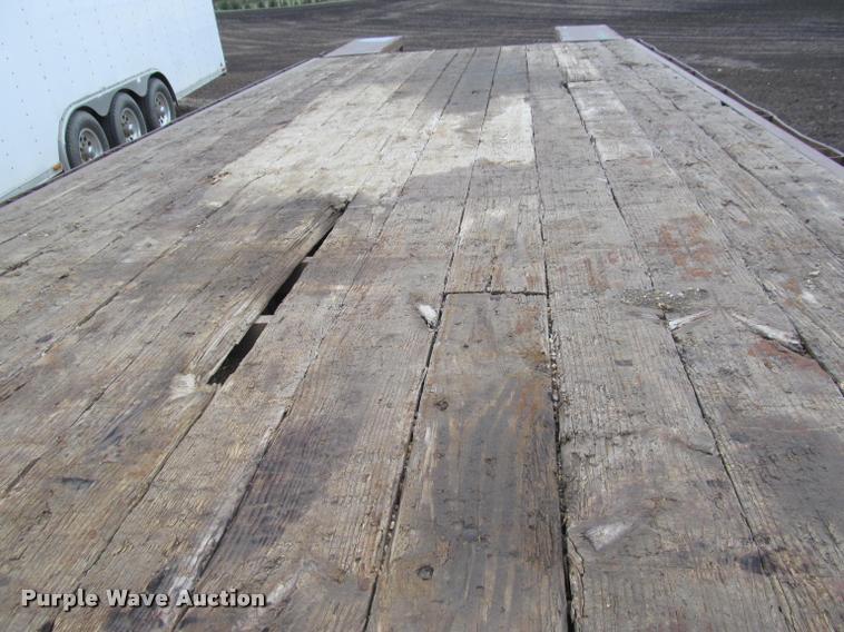 image for item K4784 2003 Dressen 830GBT-20 equipment trailer