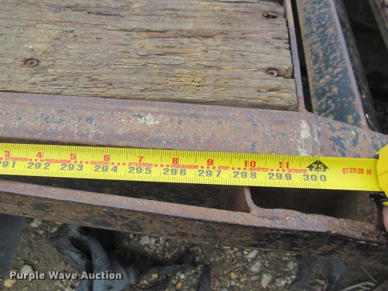 image for item K4784 2003 Dressen 830GBT-20 equipment trailer