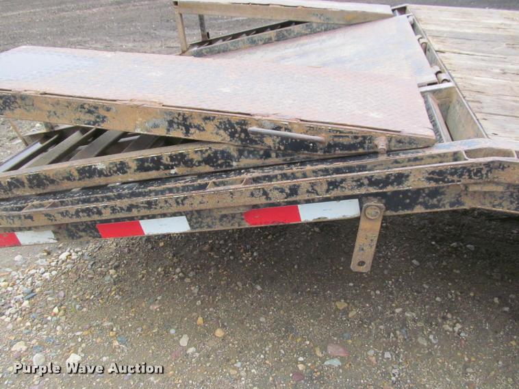 image for item K4784 2003 Dressen 830GBT-20 equipment trailer