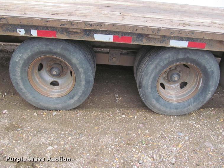 image for item K4784 2003 Dressen 830GBT-20 equipment trailer