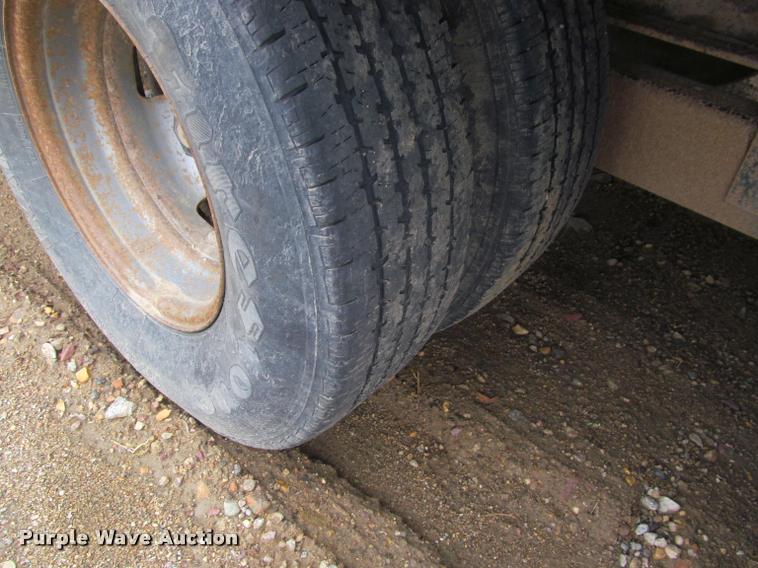 image for item K4784 2003 Dressen 830GBT-20 equipment trailer