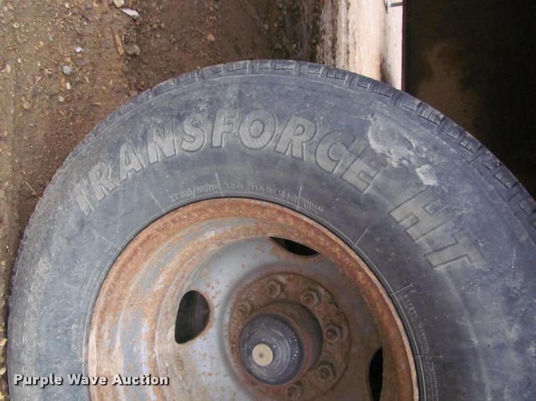 image for item K4784 2003 Dressen 830GBT-20 equipment trailer