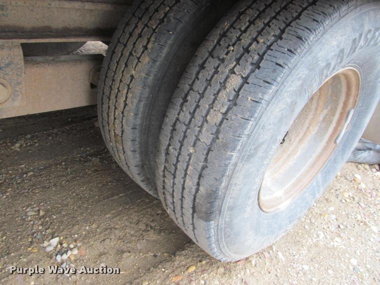 image for item K4784 2003 Dressen 830GBT-20 equipment trailer