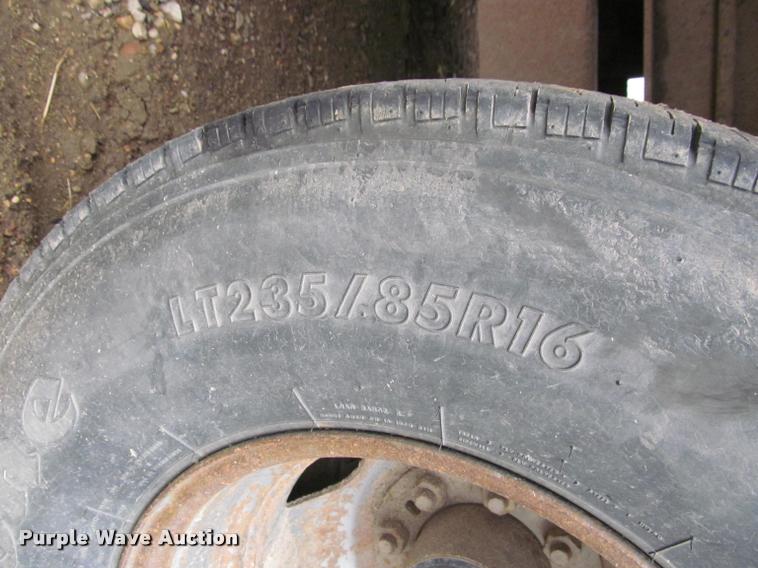 image for item K4784 2003 Dressen 830GBT-20 equipment trailer