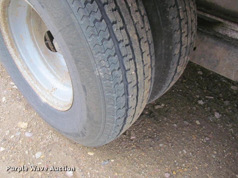 image for item K4784 2003 Dressen 830GBT-20 equipment trailer