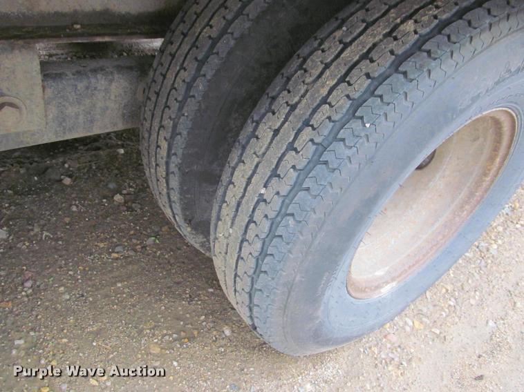 image for item K4784 2003 Dressen 830GBT-20 equipment trailer