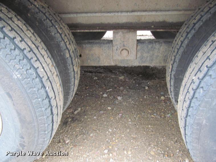 image for item K4784 2003 Dressen 830GBT-20 equipment trailer