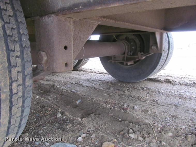 image for item K4784 2003 Dressen 830GBT-20 equipment trailer