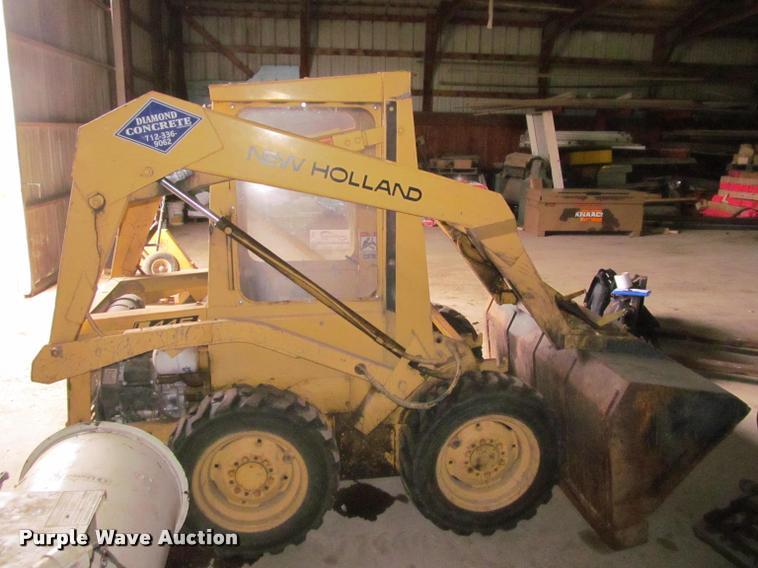 image for item K4793 New Holland L445 skid steer