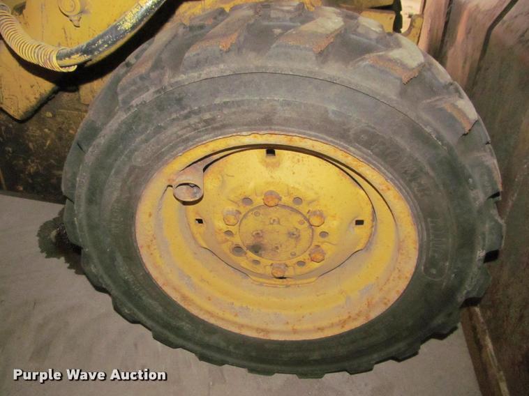 image for item K4793 New Holland L445 skid steer