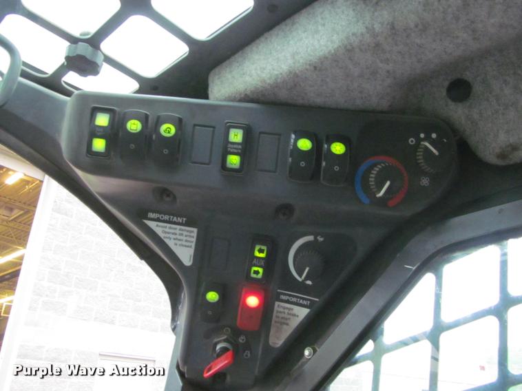 image for item K4794 2012 John Deere 326D skid steer