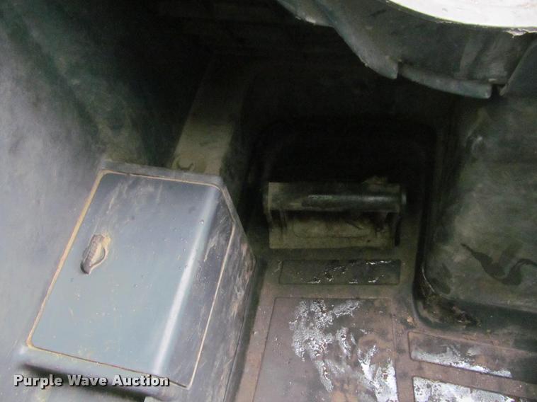 image for item K4794 2012 John Deere 326D skid steer