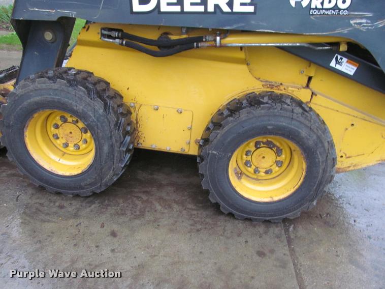 image for item K4794 2012 John Deere 326D skid steer