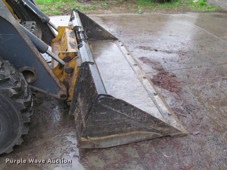 image for item K4794 2012 John Deere 326D skid steer